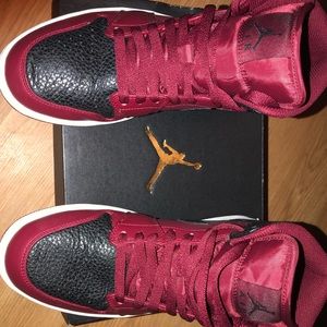 Jordan 1s mids